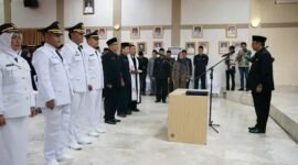 Bupati Sukabumi lantik 293 ASN dalam rotasi dan promosi jabatan demi memperkuat kinerja birokrasi daerah. | FB/Pemerintah Kabupaten Sukabumi 