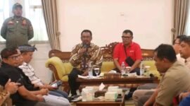 Bupati Sukabumi dorong sinergi pemerintah, pengusaha, dan buruh melalui forum LKS Tripartit. | FB/Pemerintah Kabupaten Sukabumi