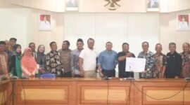 Sekda Sukabumi hadiri rapat gabungan Banggar DPRD dan TAPD bahas Raperda APBD 2026.