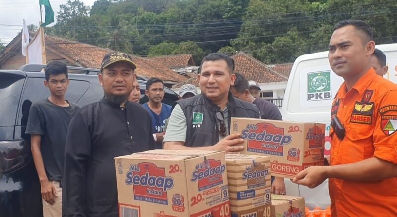 Hamzah Gurnita turun langsung bantu korban banjir Cisolok dan dorong percepatan pemulihan.