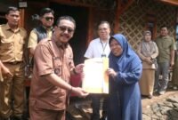 Bupati Sukabumi tinjau Huntap Nyalindung, ajak warga rawat bantuan hunian bencana. | Fb/Pemerintah kabupaten Sukabumi 