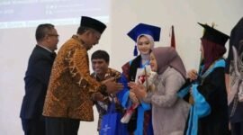 Bupati Sukabumi hadiri Wisuda UMMI dan dorong lulusan berkontribusi bagi masyarakat. | Fb/Pemerintah kabupaten Sukabumi 