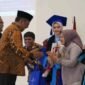 Bupati Sukabumi hadiri Wisuda UMMI dan dorong lulusan berkontribusi bagi masyarakat. | Fb/Pemerintah kabupaten Sukabumi 