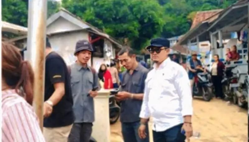 Disperkim Sukabumi turun langsung tangani dampak banjir bandang di Cisolok.