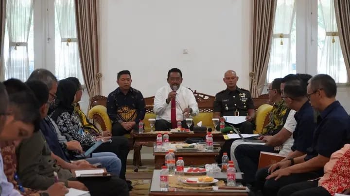 Sukabumi percepat pendataan lahan untuk Gerai Koperasi Merah Putih. | FB/Pemerintah Kabupaten Sukabumi 