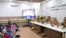 Sekda Sukabumi membuka Tandem Baper dan mengajak orangtua arahkan anak ke kegiatan positif. | Fb/Pemerintah Kabupaten Sukabumi 