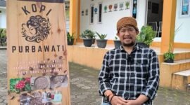 Desa Perbawati kembangkan Kopi Purbawati berbasis petani lokal. Fb/Pemerintah Kabupaten Sukabumi 