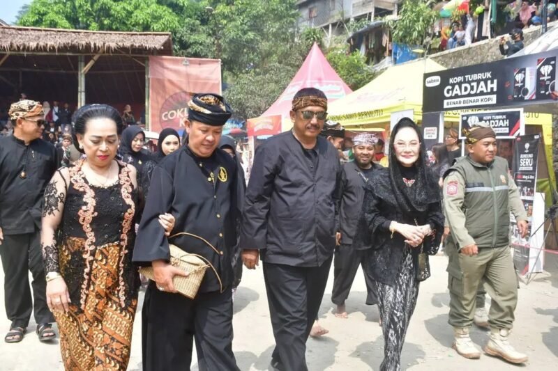 Seren Taun ke-447 Kasepuhan Sinaresmi menjadi simbol syukur dan pelestarian budaya adat. (fb/Pemerintah Kabupaten Sukabumi)