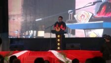 Bupati Sukabumi Asep Japar melepas atlet Kabupaten Sukabumi untuk berlaga di Porprov XV Jawa Barat 2026 dengan target menembus 10 besar. (Fb/Pemerintah Kabupaten Sukabumi)