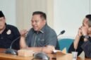 Budi Azhar Mutawali meminta Gubernur Jabar segera menerbitkan juklak layanan rumah sakit bagi warga tanpa BPJS aktif.